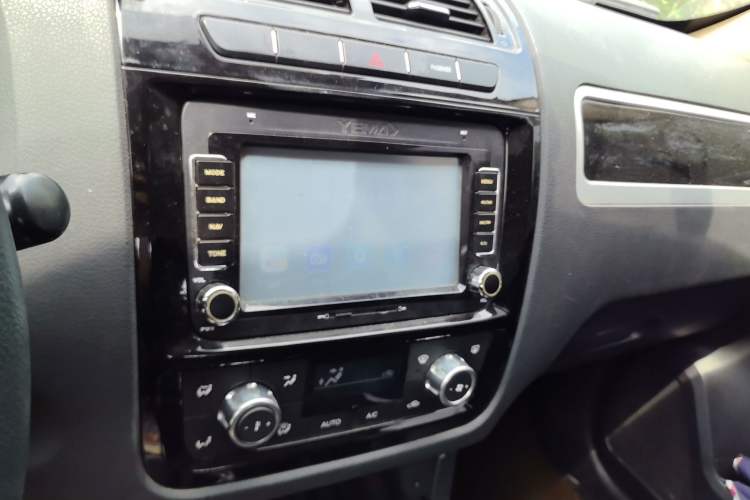 Used Yema T70 2016 1.8L Manual Elite Version Audio And AC Panel