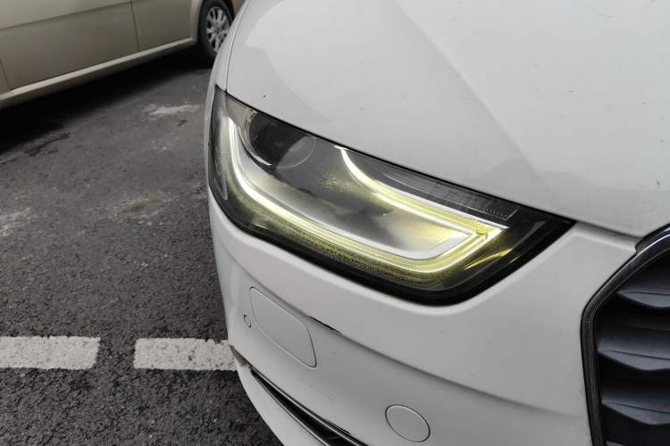 Used Audi A4L 2013 35 TFSI Automatic Comfort Model Right Front Headlight