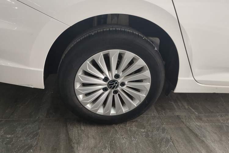 Used Volkswagen Lavida 2019 1.5L Automatic Comfort Edition China VI Standard Right Rear Wheel Hub