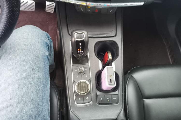 Used Cadillac XT4 2018 28T Two-Wheel-Drive Luxury Model
