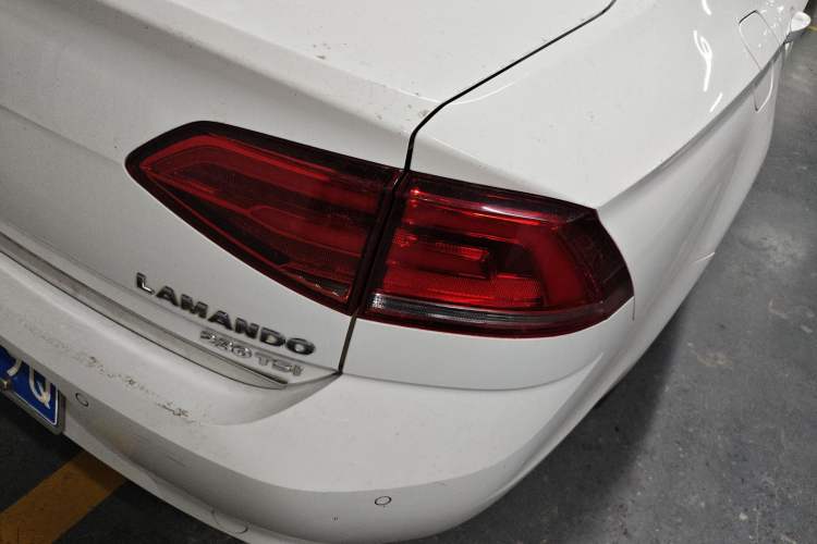 Used Volkswagen Lamando 2017 230TSI DSG Fashion Edition