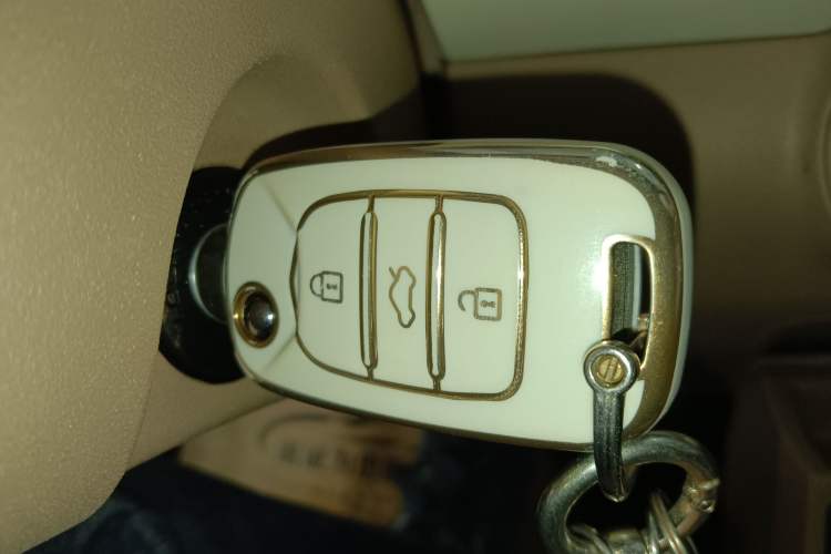 Used Wuling Hongguang MINIEV 2025 Four-Door Version Advanced Edition Vehicle Key