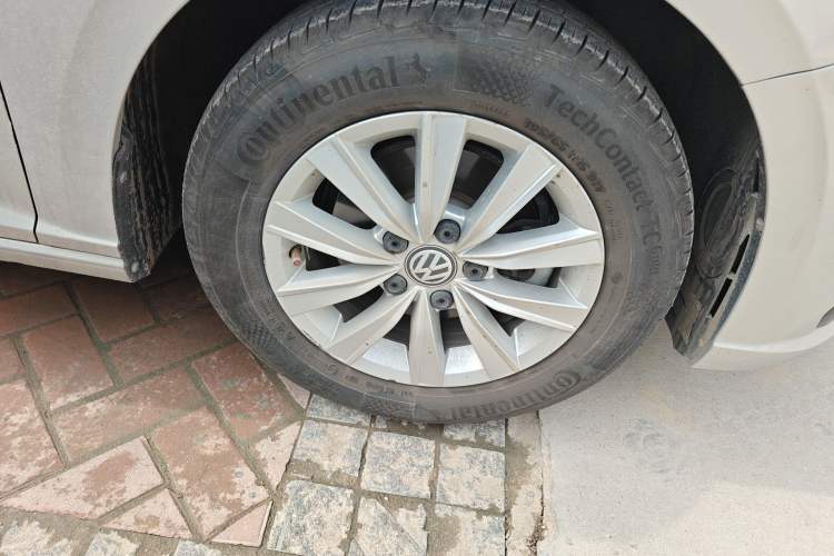 Used Volkswagen Lavida 2019 1.5L Automatic Fashion Edition China VI Exterior 1