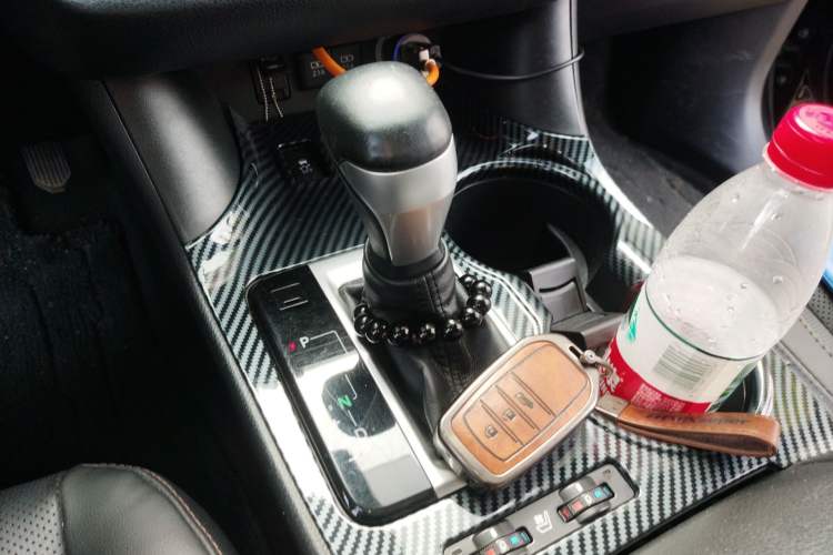 Used Toyota Highlander 2018 2.0T Four-Wheel Drive Ultimate Edition 7-Seater Emission Standard China V Gear Lever