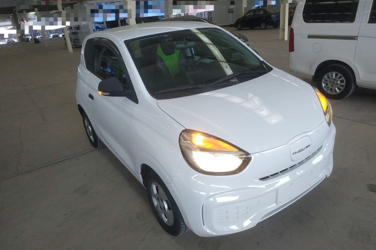 Used Roewe Clever 2021 302 km New Four-Seater Super-Efficient Version Front Right 45 Deg