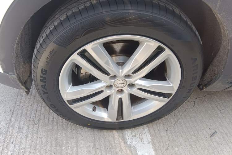 Used Zotye T700 2017 1.8T Dual-Clutch Luxury Model