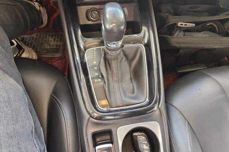 Used Roewe i5 2019 20T Automatic Intelligent Connectivity Super-Power Supreme Edition