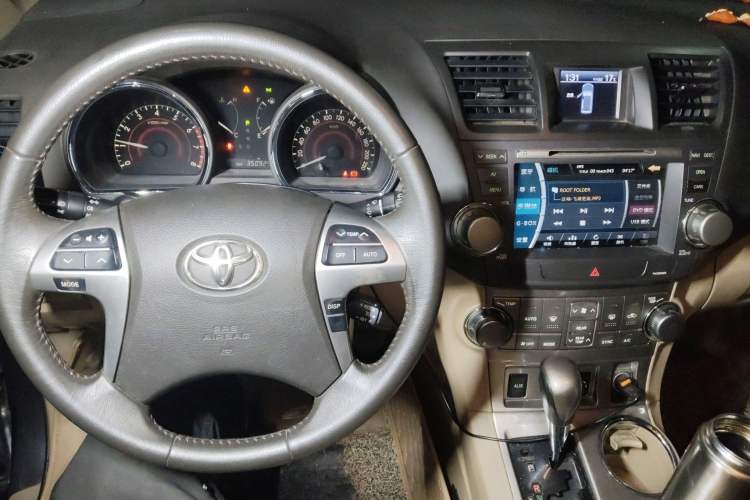 Used Toyota Highlander 2012 2.7L Two-Wheel Drive 7-Seater Luxury Edition