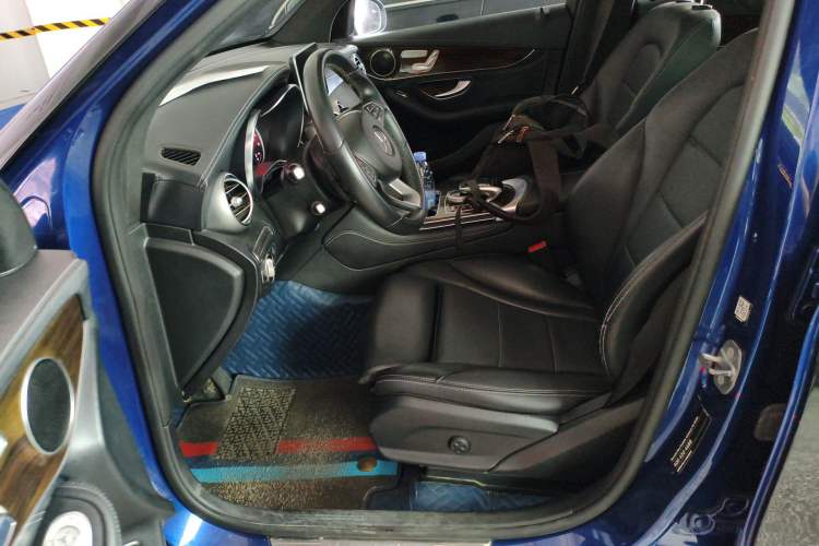 Used Mercedes-Benz GLC 2017 GLC 260 4MATIC Dynamic Edition Left Front Seat