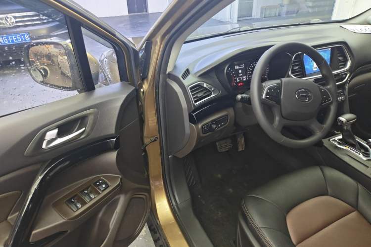 Used GAC Trumpchi GS4 2015 200T G-DCT Elite Edition Driver Seat