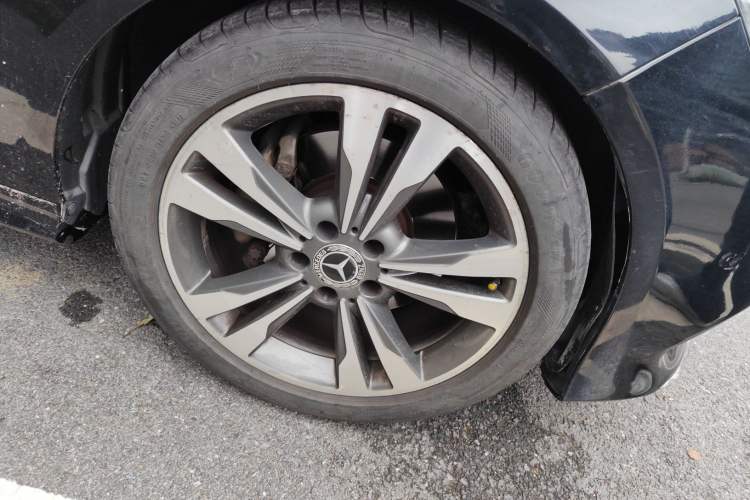 Used Mercedes-Benz E-Class 2015 E 260 L Sport & Fashion Model