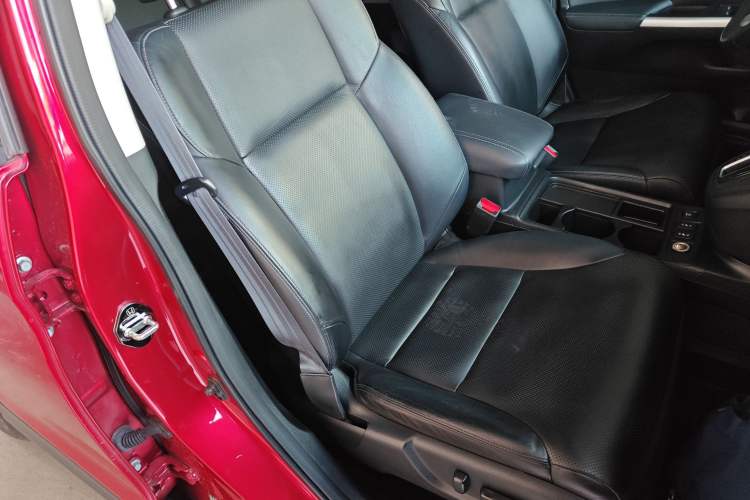 Used Honda CR-V 2015 2.4L two-wheel drive luxury version
