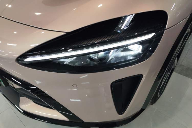 Used Xiaomi Auto YU7 2025 Ultra-Long Range High-Performance All-Wheel-Drive Max Edition
