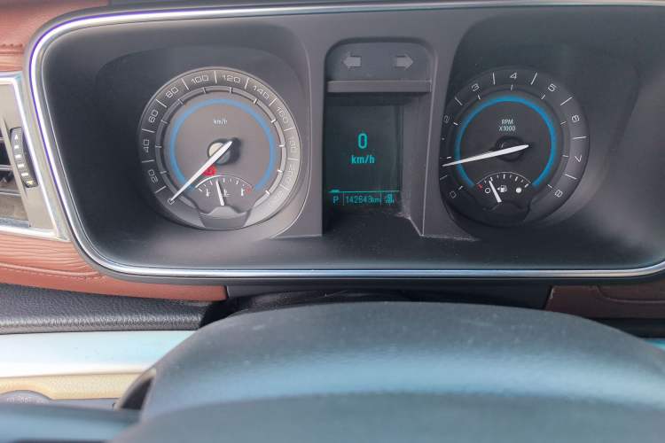 Used Buick GL8 2015 2.4L Luxury Business Premium Edition
