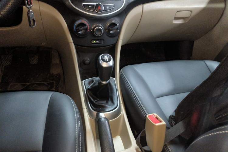 Used Hyundai Verna (older generation) 2016 1.4L Manual Smart GLS Trim