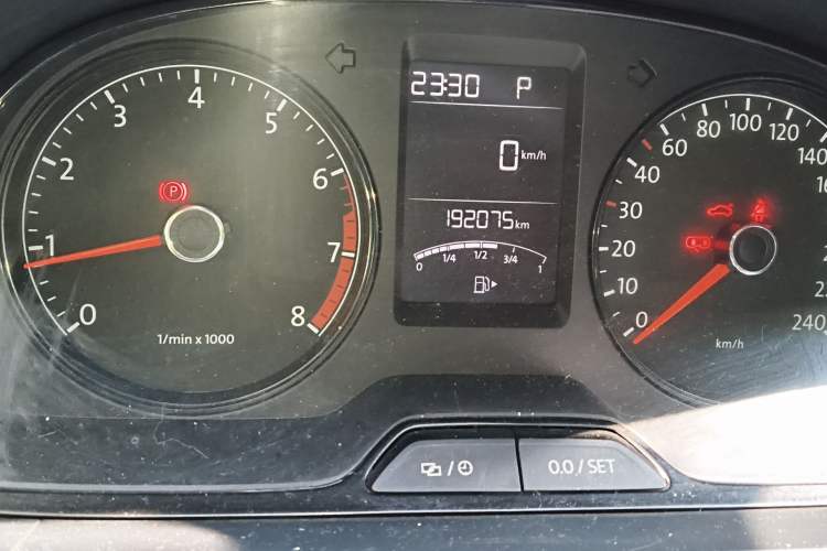 Used Volkswagen Lavida 2013 Revised Classic 1.6L Automatic Fashion Edition Odometer Close Up