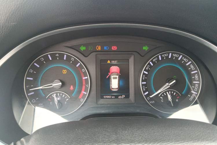 Used Haval H2 2018 Chuanxiang Edition Blue Badge 1.5T Dual-Clutch Two-Wheel Drive Fashionable Model