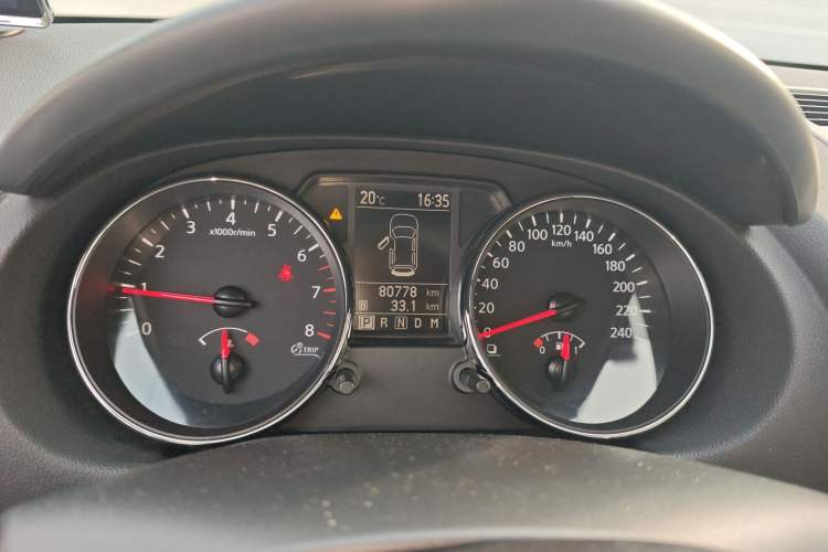 Used Nissan Qashqai 2012 2.0 XL Fire CVT 2WD Odometer Close Up