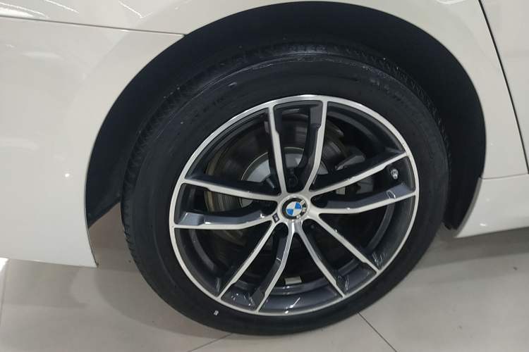 Used BMW 5 Series 2022 Second Facelift 525Li M Sport Package
