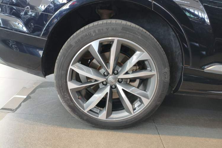 Used Audi Q7 2020 55 TFSI quattro S line sports model