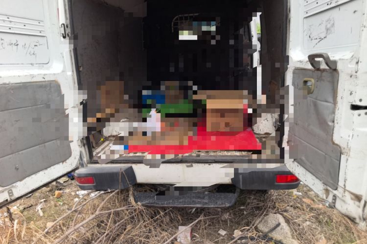 Used Iveco Daily 2017 2.8T V35 Cargo Van Mid-Roof 3/6 Seats 43S5
