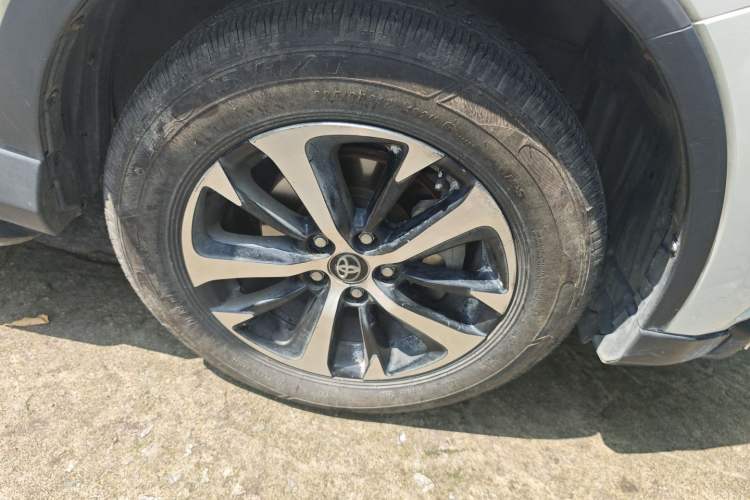 Used Toyota RAV4 2018 2.0L CVT Two-Wheel Drive Fashion X Edition Right Front Wheel Hub