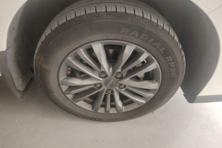 Used SAIC MAXUS G50 2019 1.5T Automatic Elite Edition China V Standard Right Front Wheel Hub