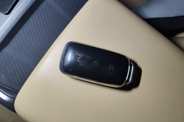 Used Geely Galaxy L6 2023 125km Starship Vehicle Key