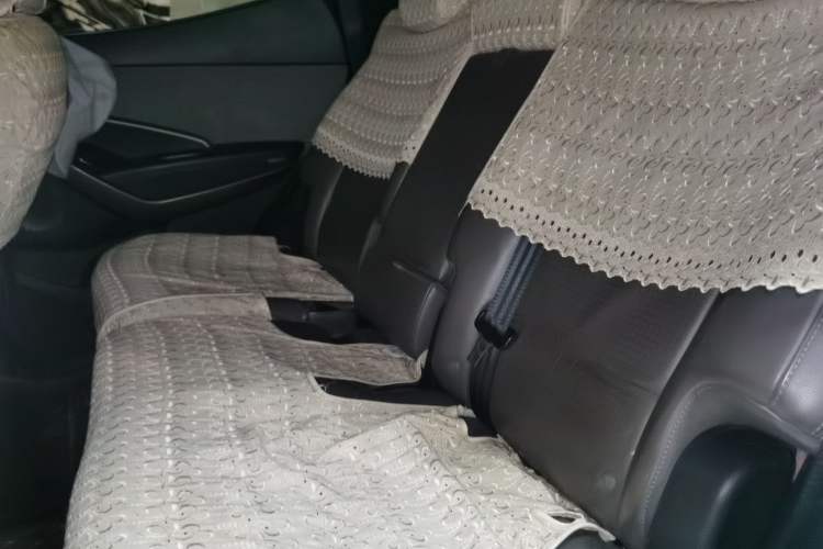 Used Hyundai Santa Fe Classic 2013 Facelift 3.0L 4x4 Comfort Edition with Navigation Euro IV compliant Left Rear Seat