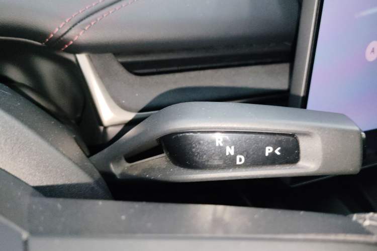 Used Xiaomi Auto SU7 2024 Four-Wheel Drive Ultra-Long Range Advanced Intelligent Driving Max Edition
