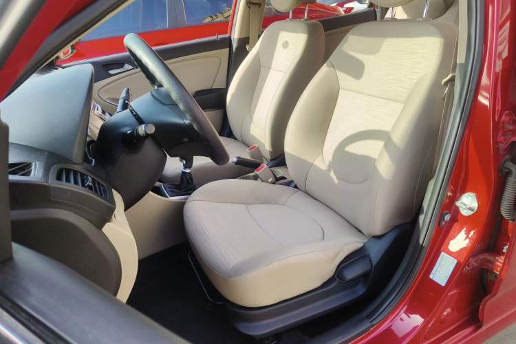 Used Hyundai Verna (older generation) 2014 1.4L Manual Smart GLS Trim