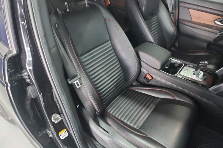 Used Land Rover Discovery Sport New Energy 2022 Facelifted P300e Plug-in Hybrid Electric Version