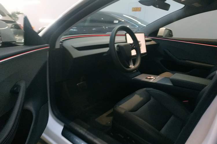 Used Tesla Model 3 2023 Rear-Wheel-Drive Version
