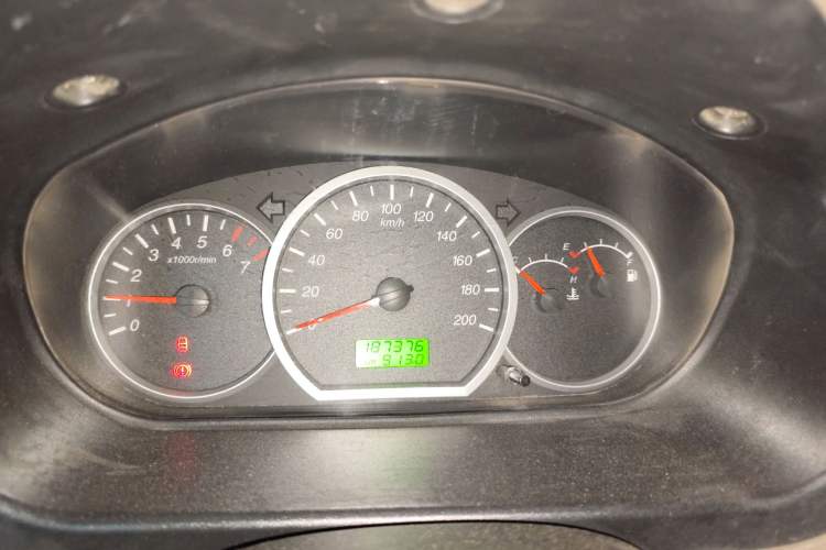 Used Wuling Hongguang 2010 1.2L Standard Version China IV Odometer Close Up