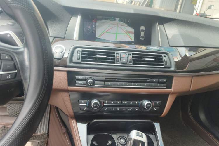 Used BMW 5 Series 2014 535Li Leading Model