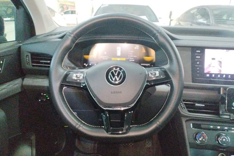 Used Volkswagen Tharu 2022 280TSI Two-Wheel Drive Trend Edition
