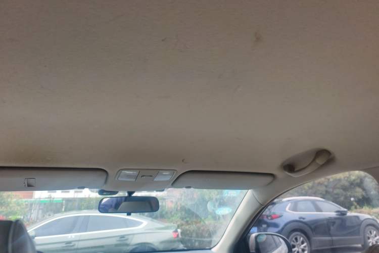 Used Hyundai Verna (older generation) 2014 1.4L Automatic Smart GLS Headliner