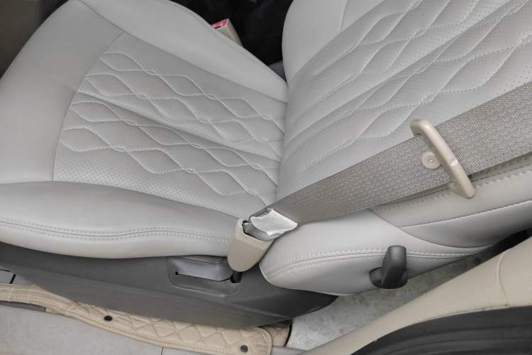 Used Buick GL8 2013 3.0L GT Luxury Business Haoya Edition
