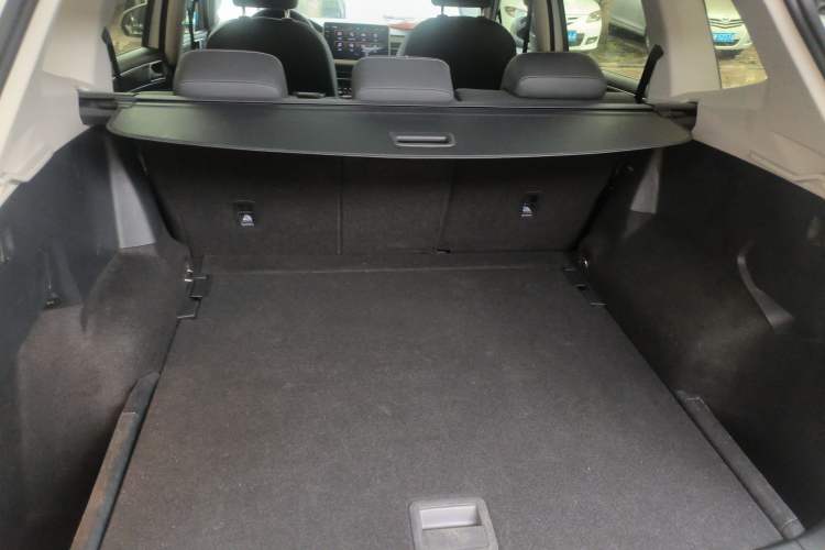 Used Volkswagen Tiguan L 2023 330TSI Automatic Two-Wheel Drive R-Line Enjoyment Edition
