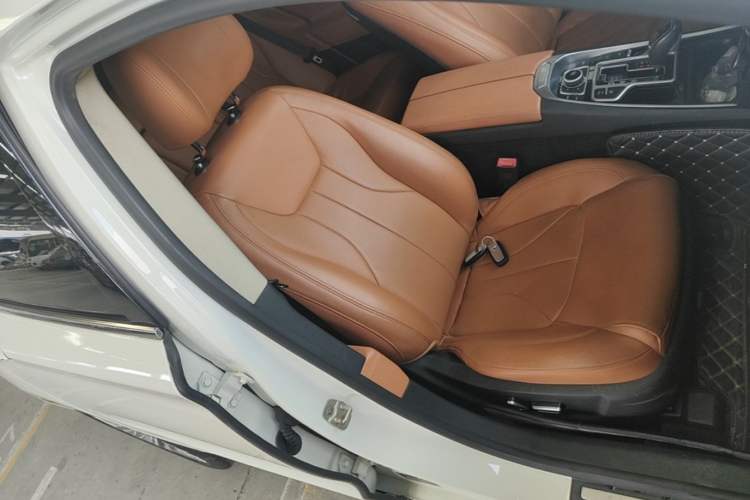 Used Geely Auto Emgrand GT 2015 1.8T Flagship Model