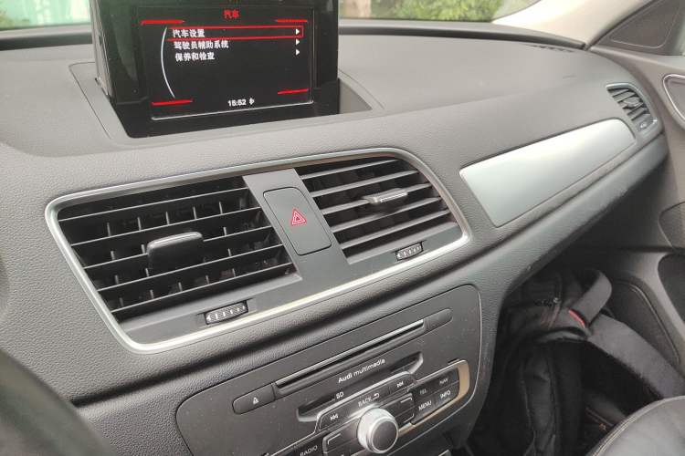 Used Audi Q3 2018 30th Anniversary Edition 30 TFSI Fashion Model Audio And AC Panel