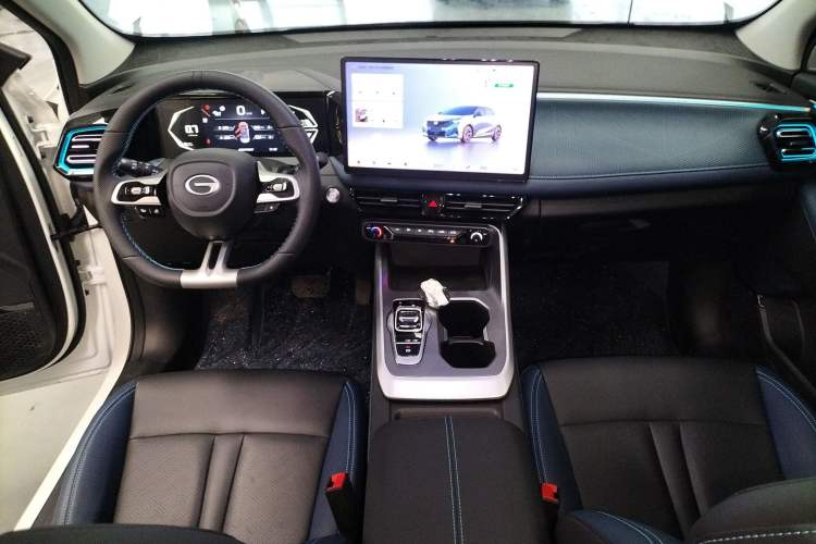 Used GAC Trumpchi GS3 2026 Model Shadow Speed 270T Dynamic Edition Center Console