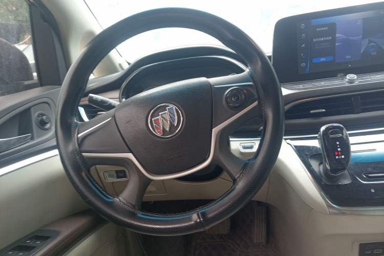 Used Buick GL8 2023 Land Executive Class Comfort Model