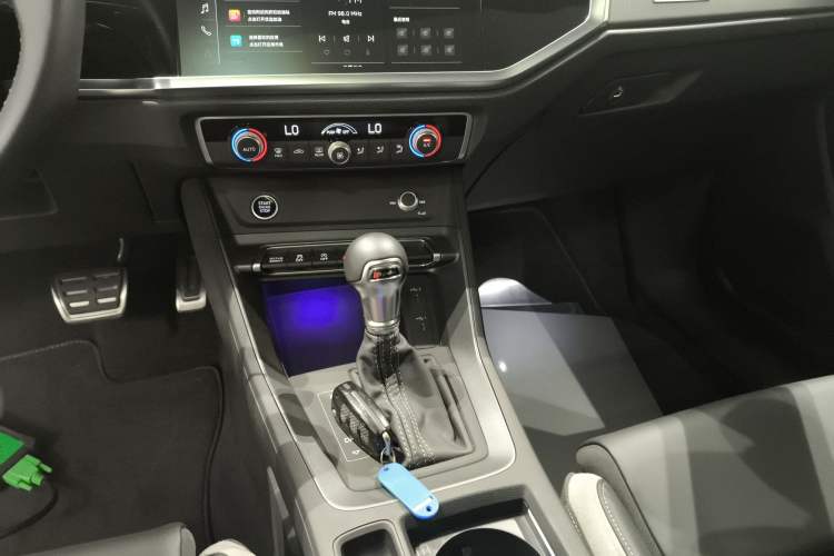 Used Audi Q3 2024 40 TFSI Fashion Dynamic Model
