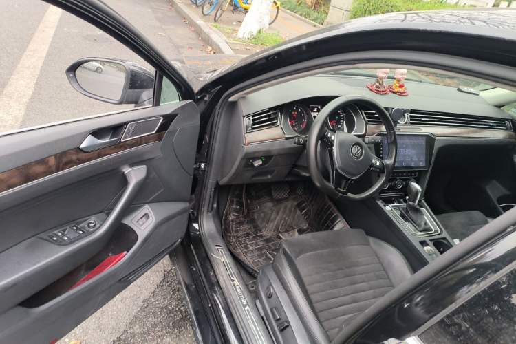 Used Volkswagen Magotan 2017 330TSI DSG Luxury Model