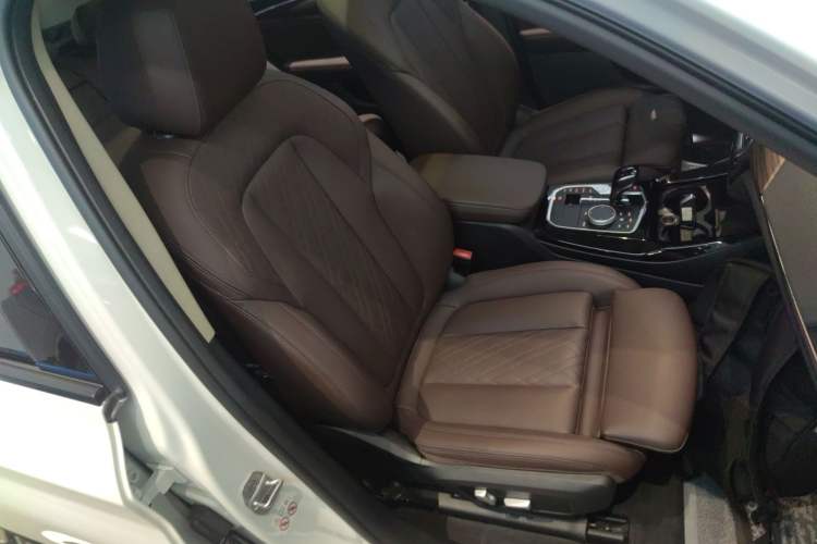 Used BMW X3 2022 xDrive30i Luxury Edition M Night Sky Package Right Front Seat