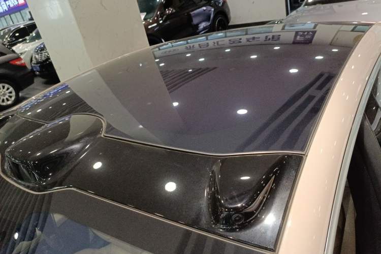 Used Nio ET5 2024 75 kWh Roof