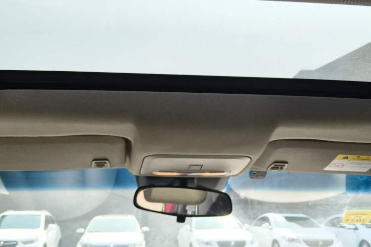 Used Chevrolet Cruze 2015 1.5L Classic SE MT Headliner