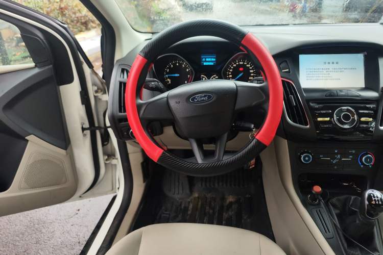 Used Ford Focus 2017 Sedan 1.6L Manual Comfort Plus SmartDrive Edition
