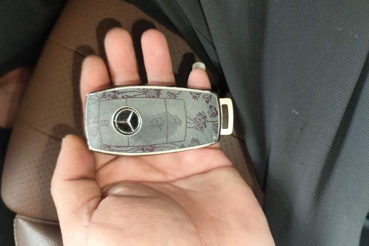 Used Mercedes-Benz E-Class New Energy 2022 Second Facelift E 350 e L Plug-in Hybrid Sedan Vehicle Key